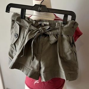 Cargo Safari shorts with belt